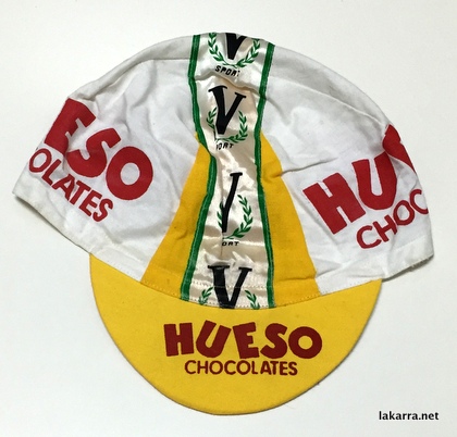 cap 1983 hueso chocolates