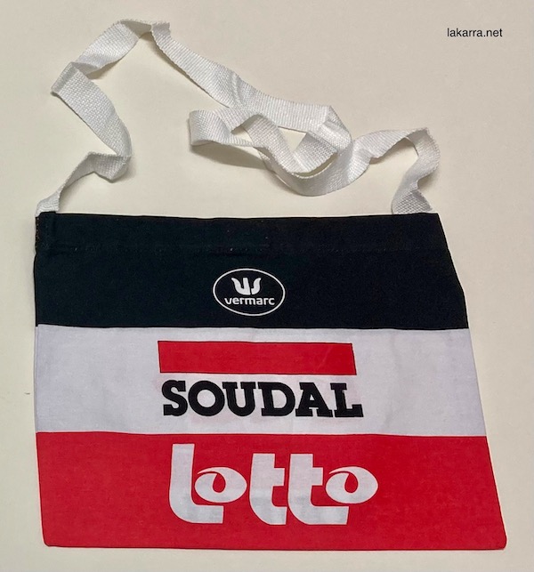 musette 2022 soudal lotto trasera